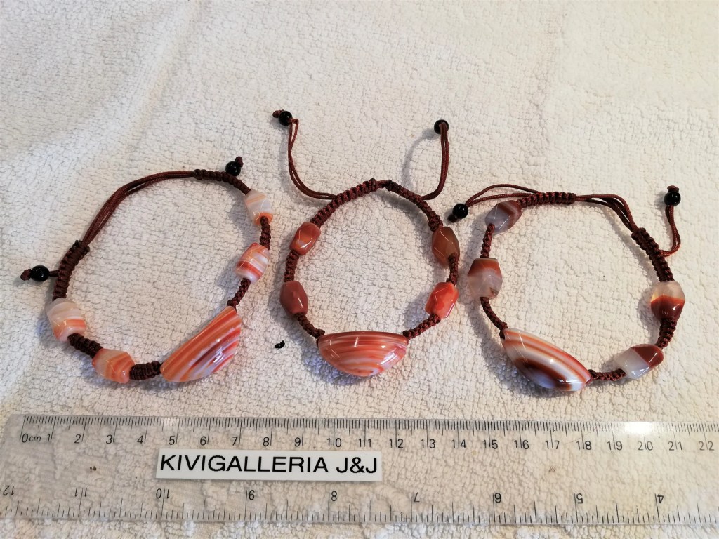 Akaattiranneke 14,00€