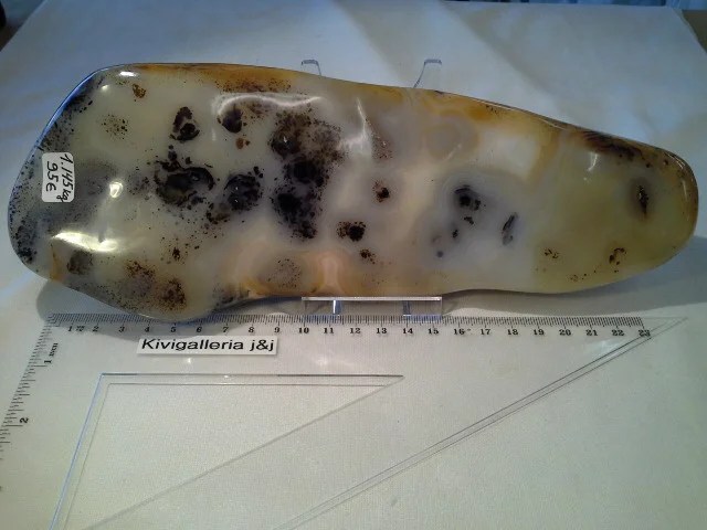 Akaatti, Madagaskar 95,00€