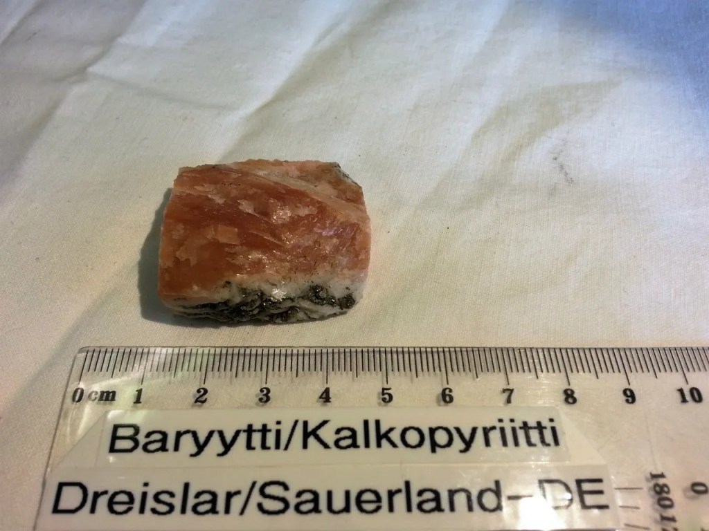 Baryytti/Kalkopyriitti,Dreislar Saksa 12,00€