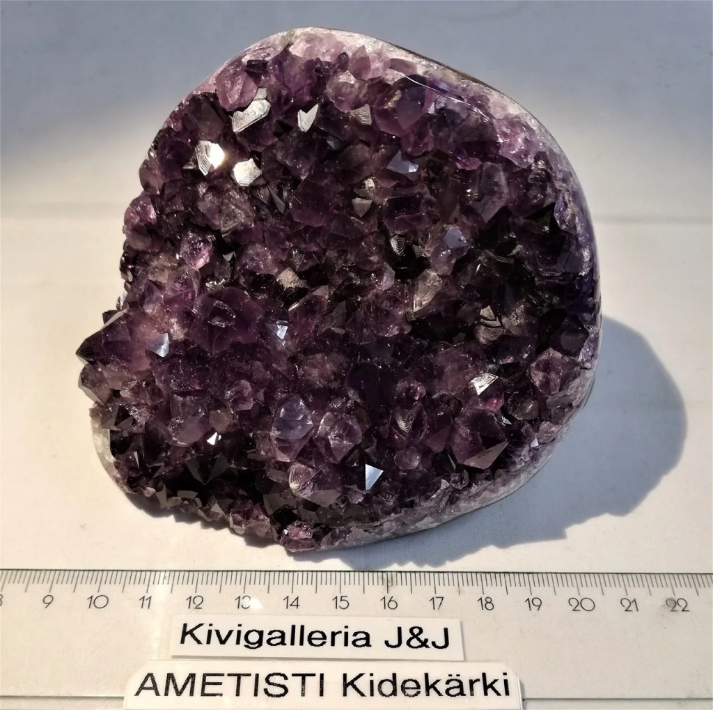 Ametisti kidepala AQ+ laatu, Brasilia&nbsp;132,00€
