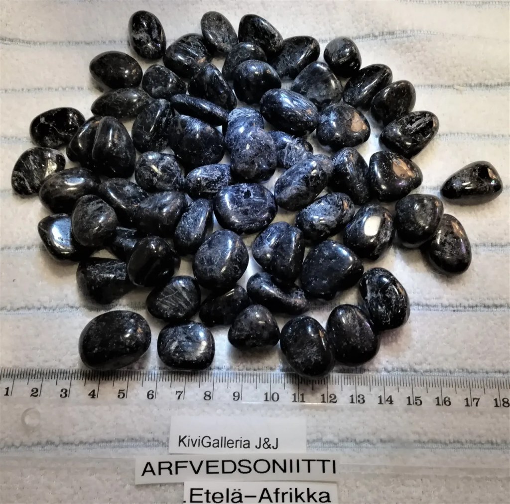 Arfvedsoniitti, Etelä-Afrikka 4,00€