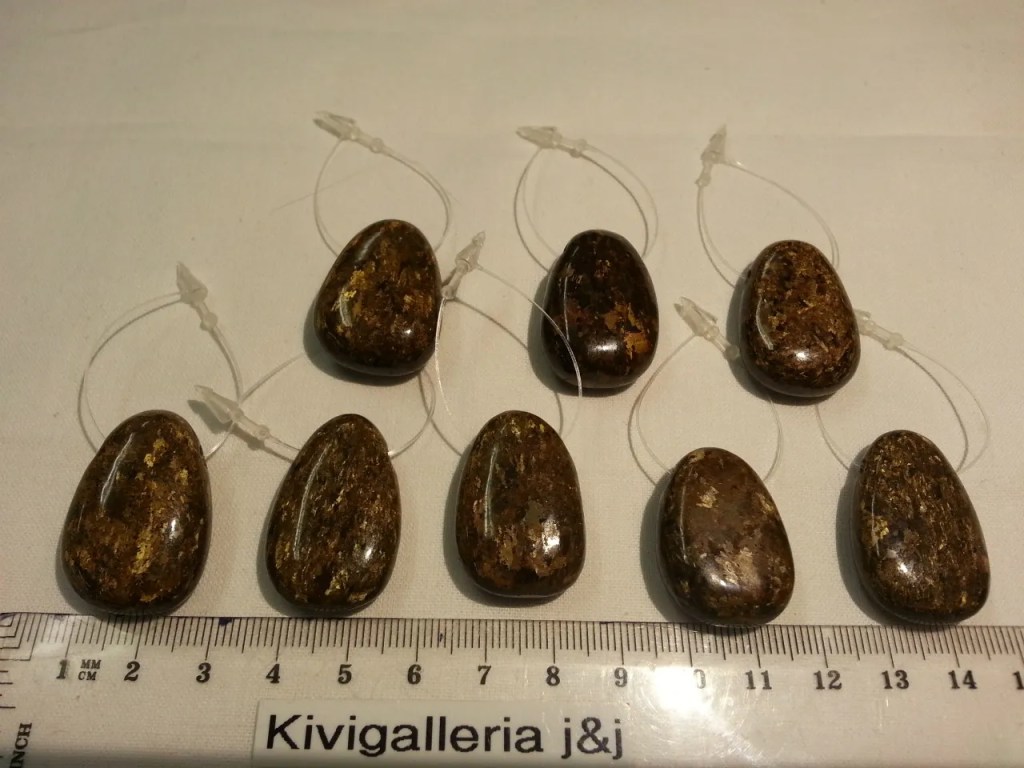 Bronsiitti, Brasilia 8,00€