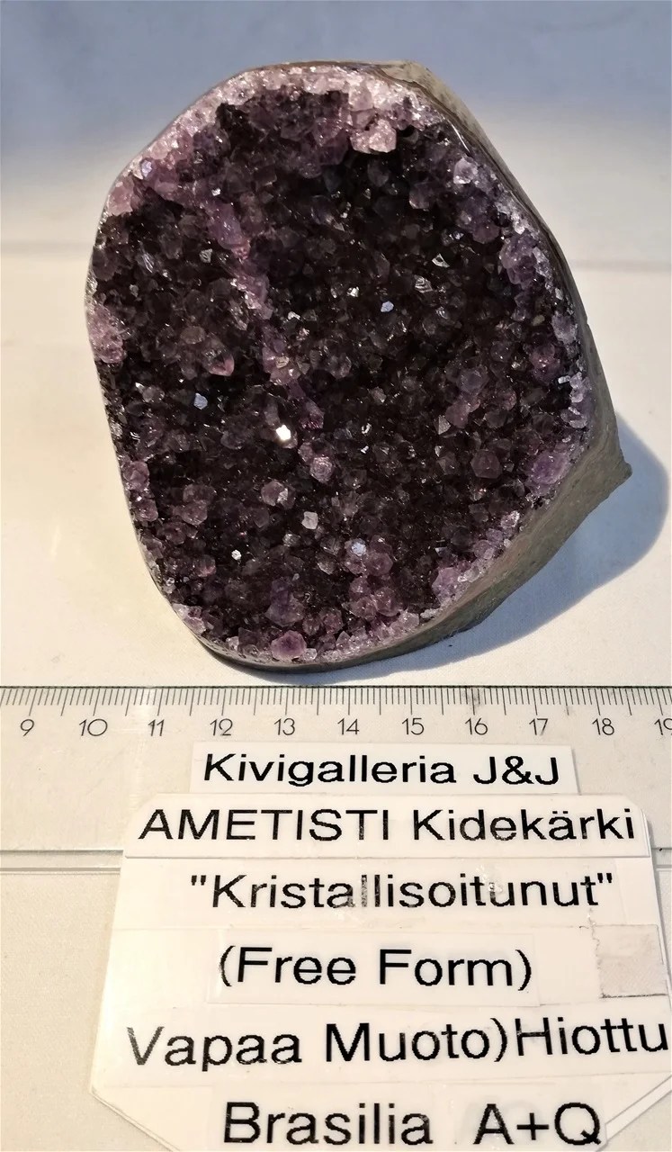 Ametisti kidepala AQ+ laatu, Brasilia&nbsp;76,00€