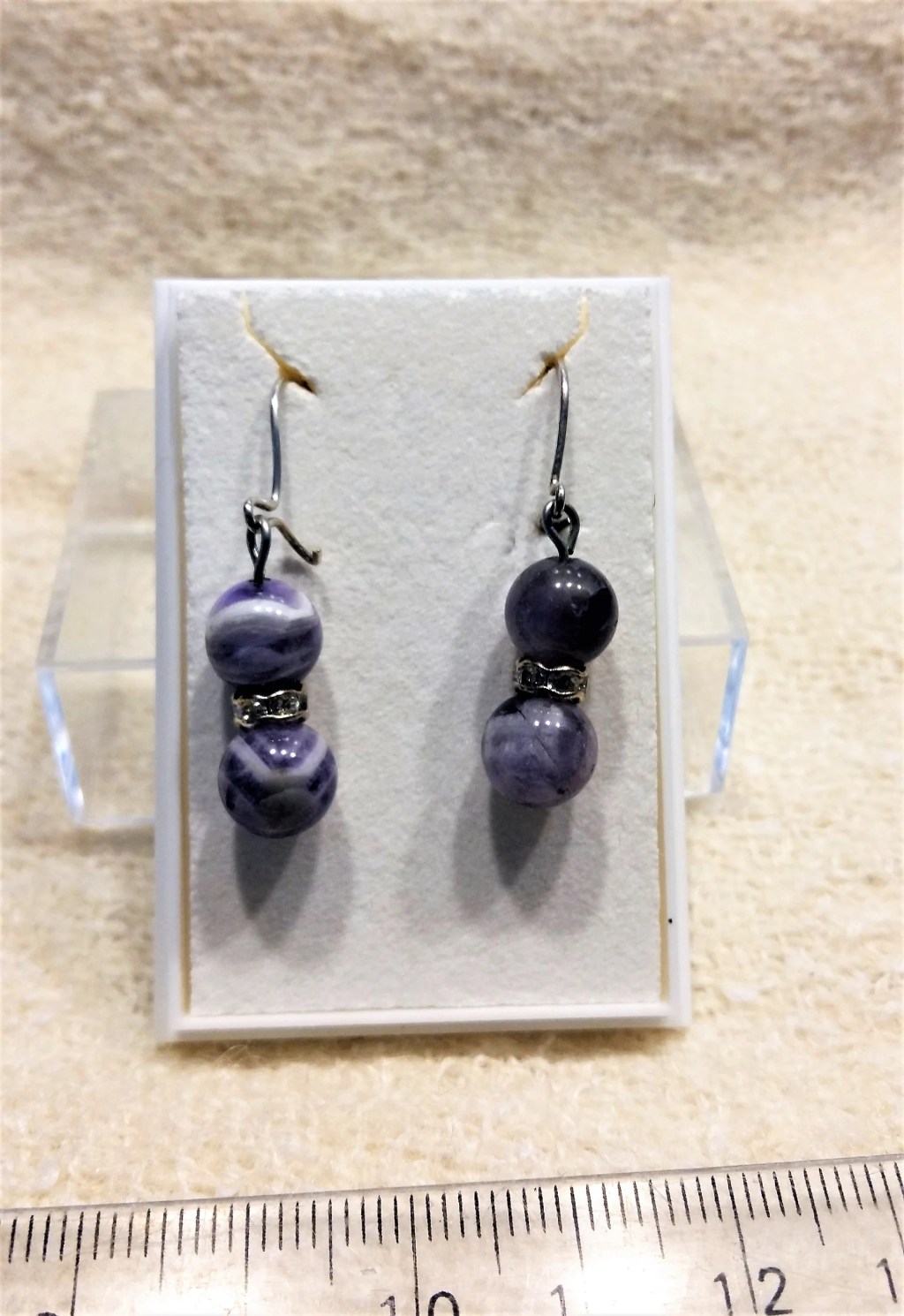 Ametistikvartsi/Chevronametisti korvakorut 18,00€