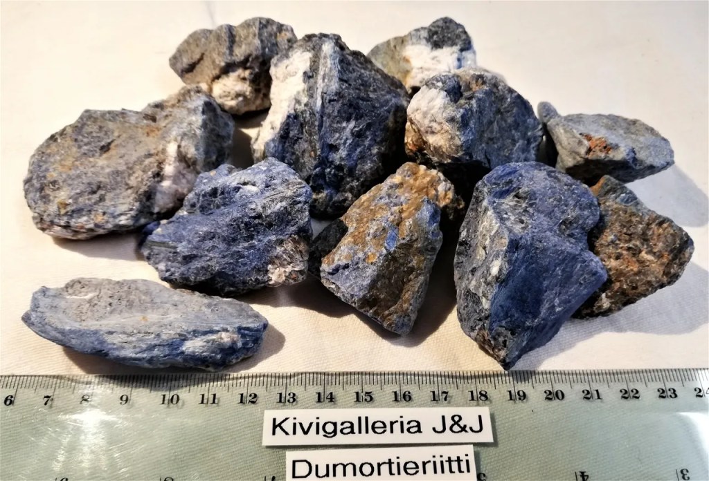 Dumortieriitti raakapala AQ-laatu, Madagaskar&nbsp;3,00€