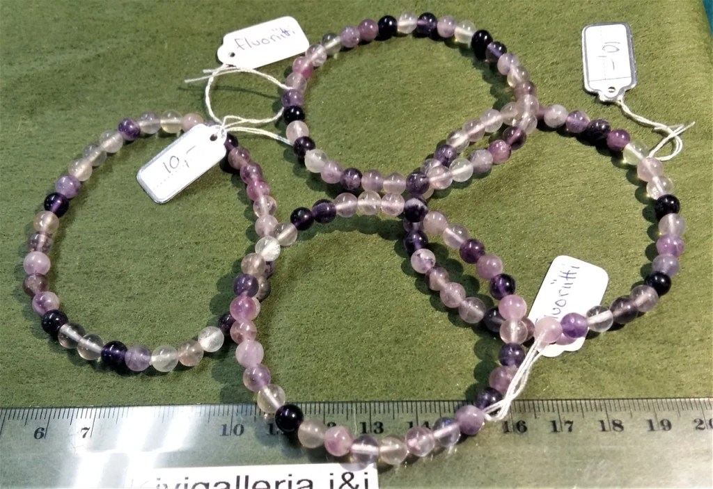 Fluoriittiranneke 6mm 10,00€