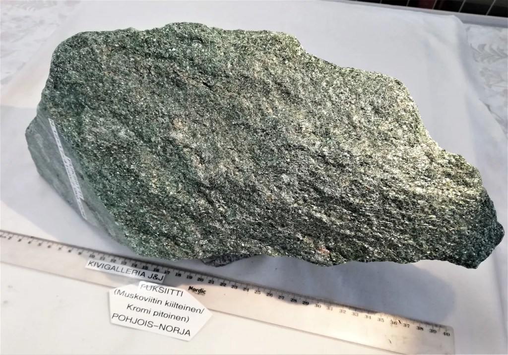 Fuksiitti raakapala, Pohjois-Norja&nbsp;253,00€