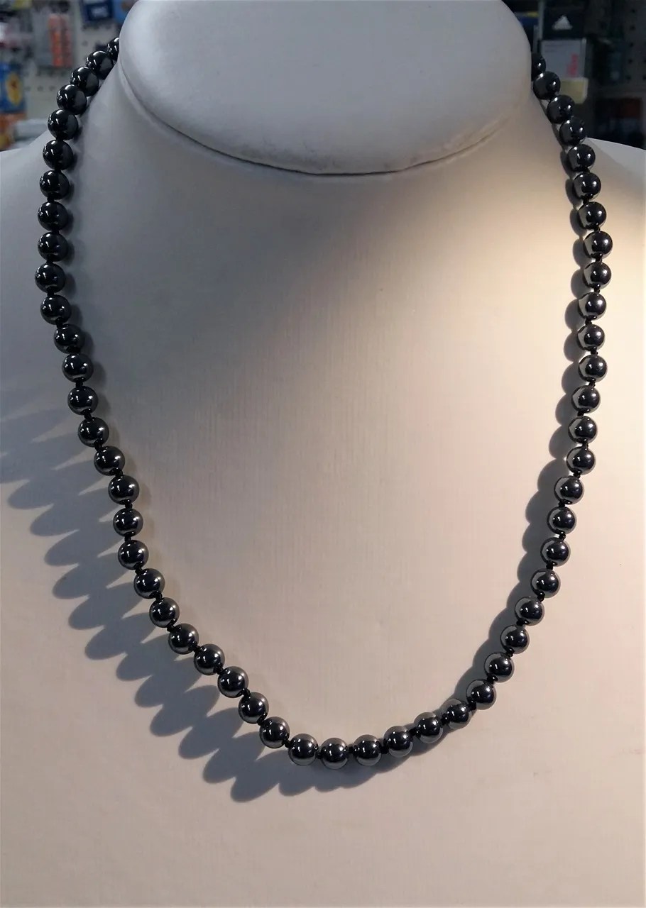 Hematiitti kaulakoru 18,00€