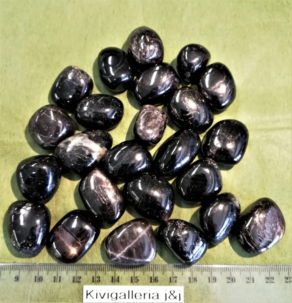 Hypersteeni (Enstatiitti) AQ-laatu, Venäjä&nbsp;6,00€