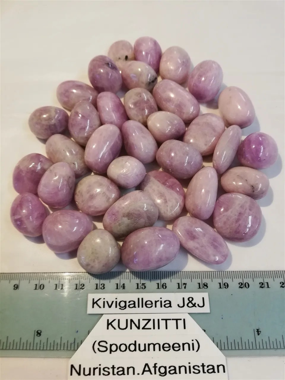 KUNZIITTI(Spodumeeni)Nuristan.Afganistan.A+Q 14,00€