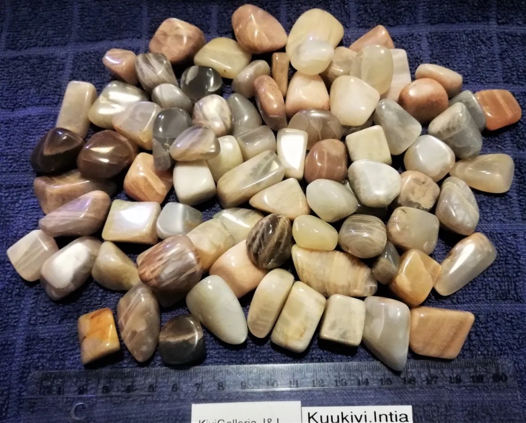 Kuukivi AQ-laatu, Intia&nbsp;3,00€