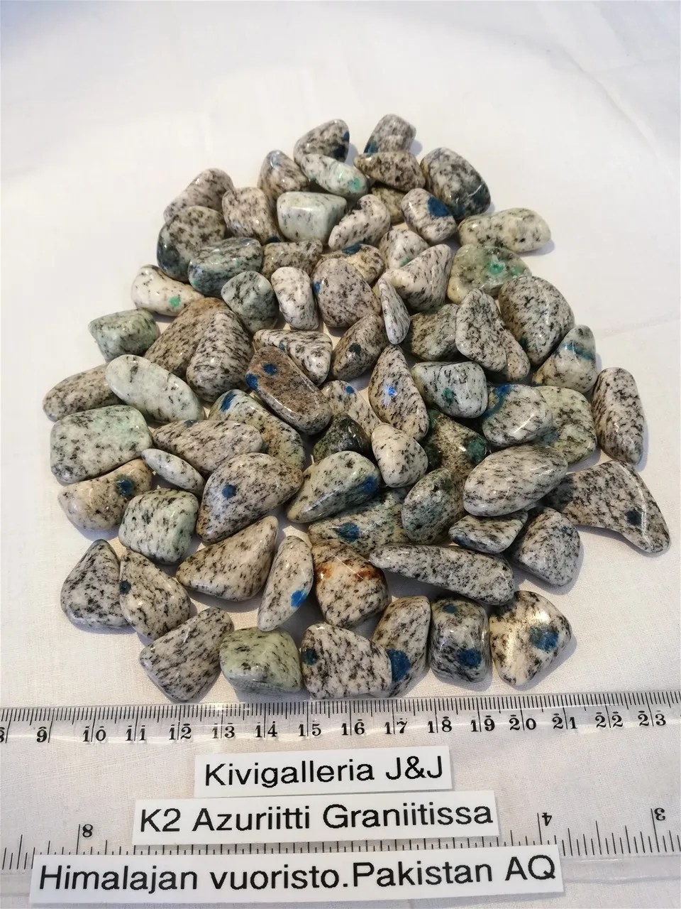 K2 AZURIITTI GRANIITISSA(Himalajan Vuoristo. Pakistan)&nbsp;4,00€