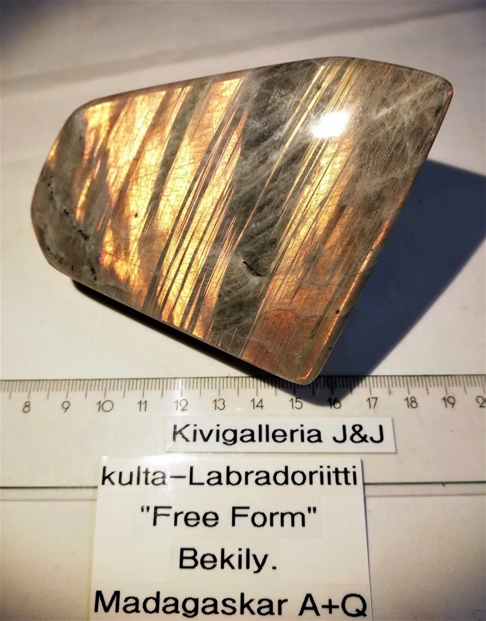 Kulta-labradoriitti A+Q-laatu, Bekily Madagaskar&nbsp;51,00€