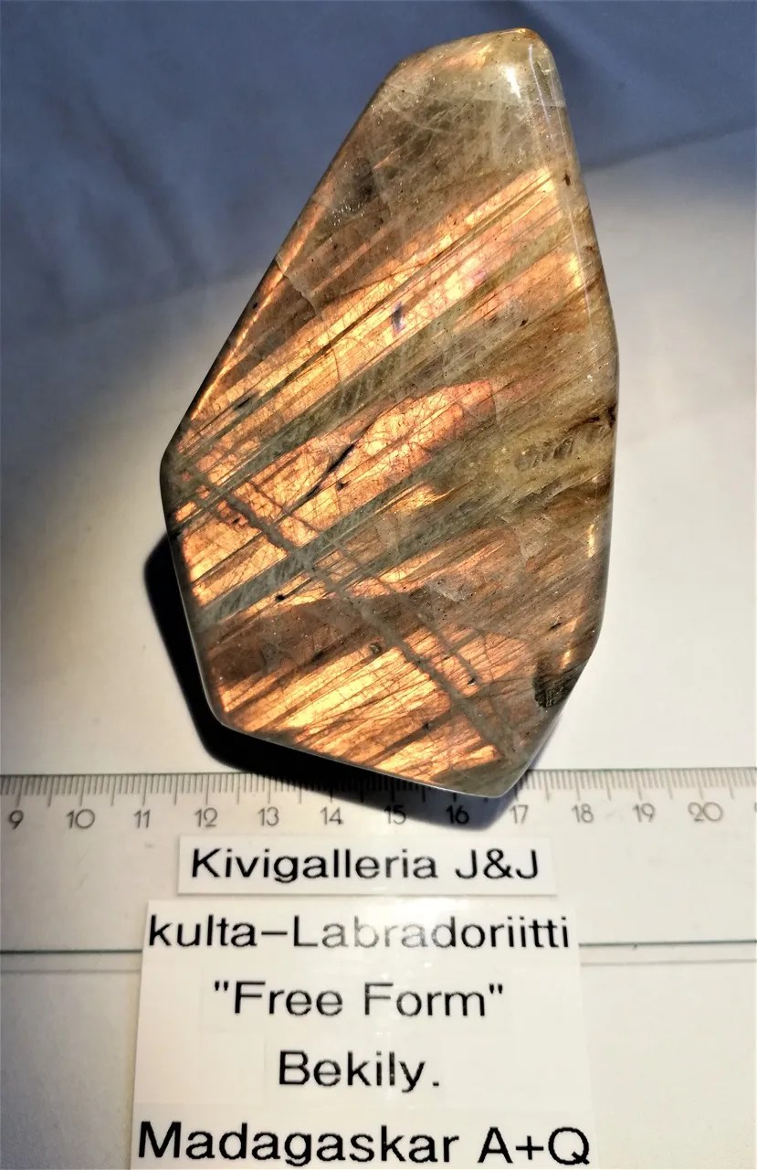 Kulta-labradoriitti A+Q-laatu, Bekily Madagaskar&nbsp;46,00€
