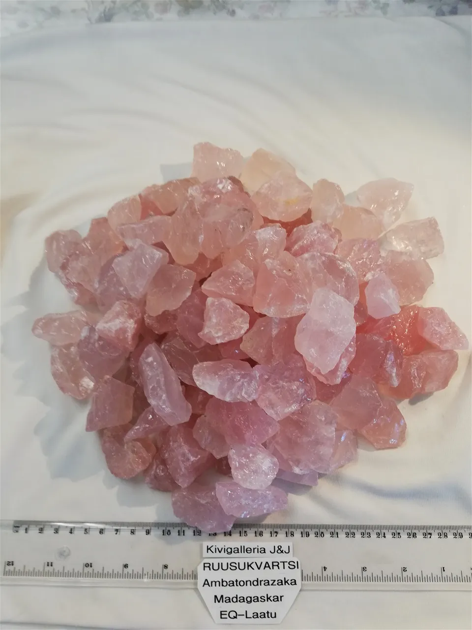 Ruusukvartsi.Ambatondrazaka.Madagaskar.EQ-Laatu. 3,00€