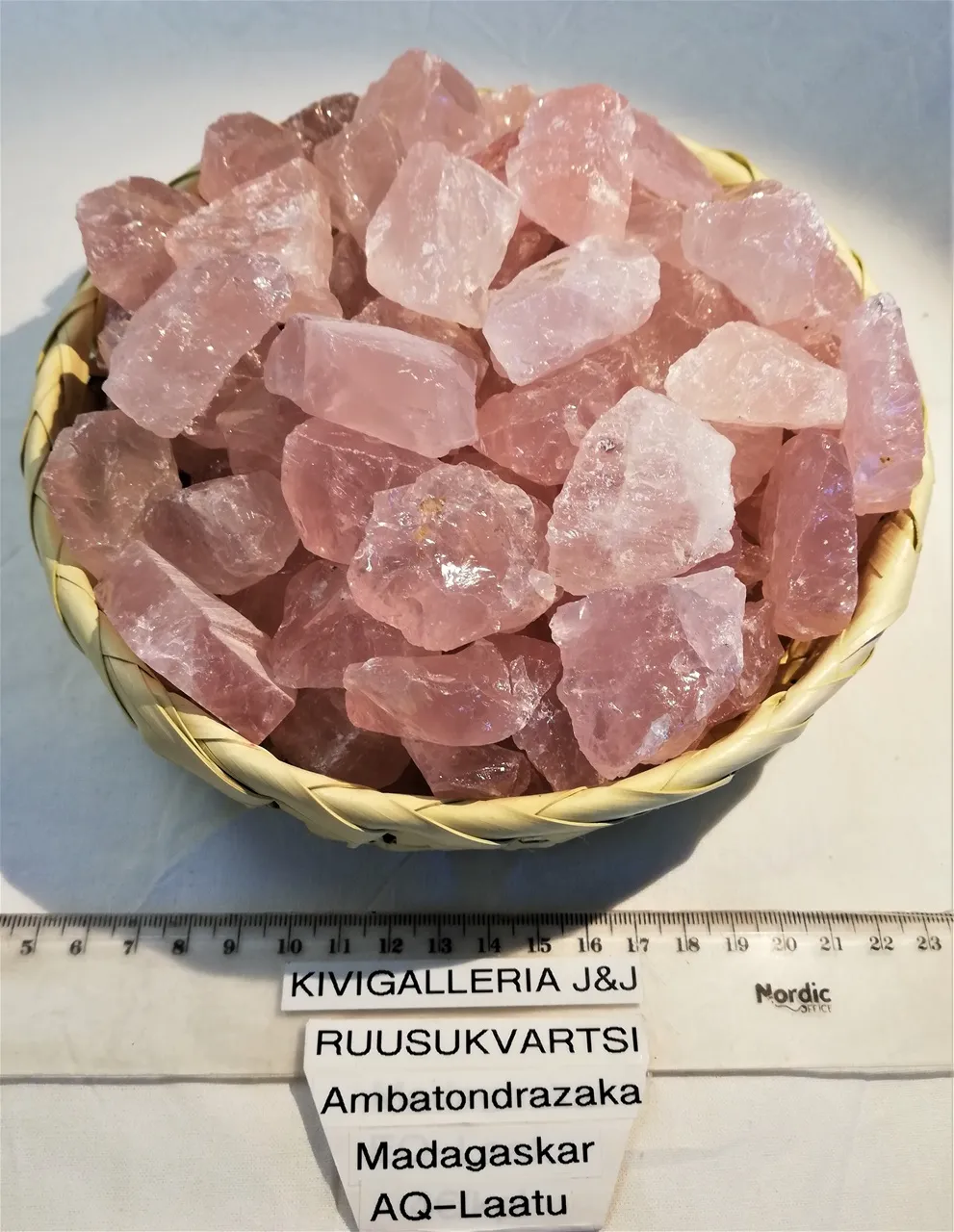 Ruusukvartsi AQ-laatu, Ambatondrazaka Madagaskar 2,00€