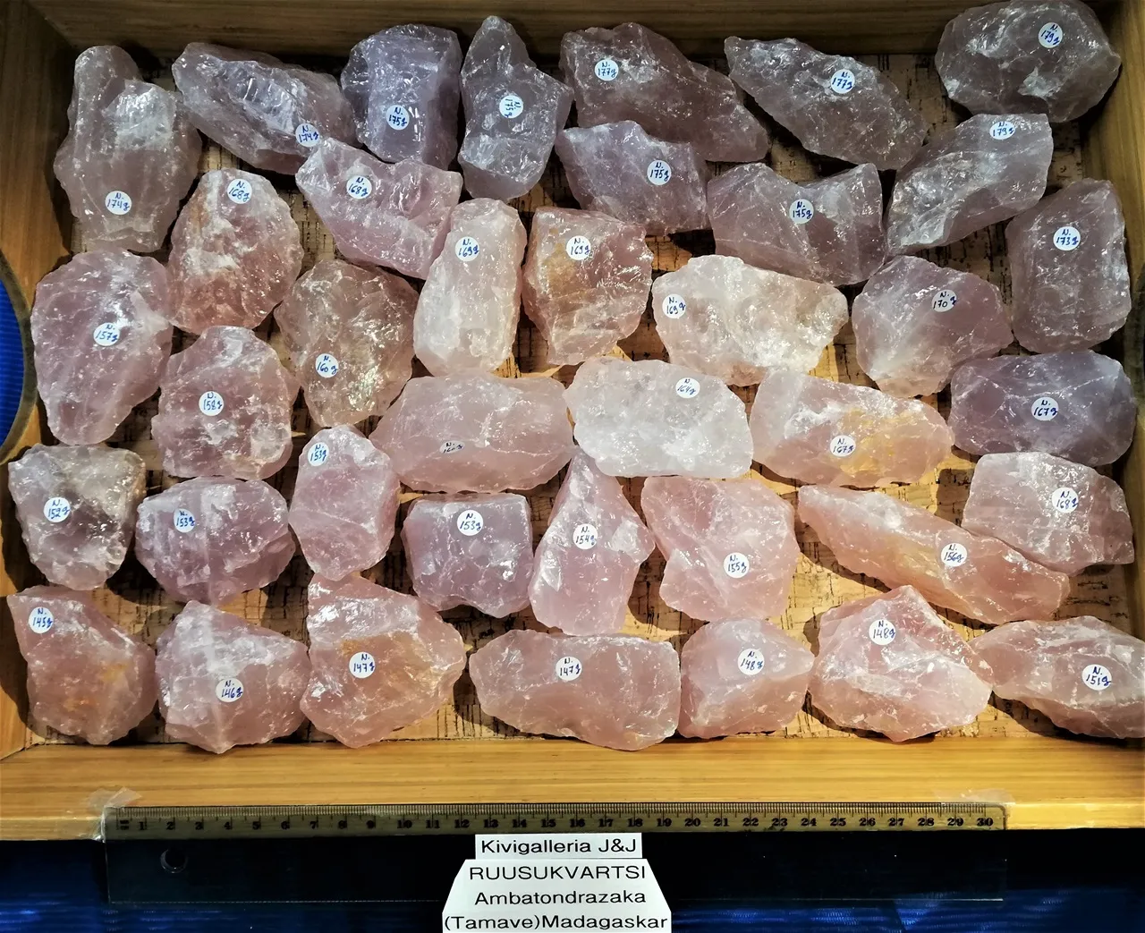 Ruusukvartsi E/AQ laatu, Ambatondrazaka Madagaskar 8,00€